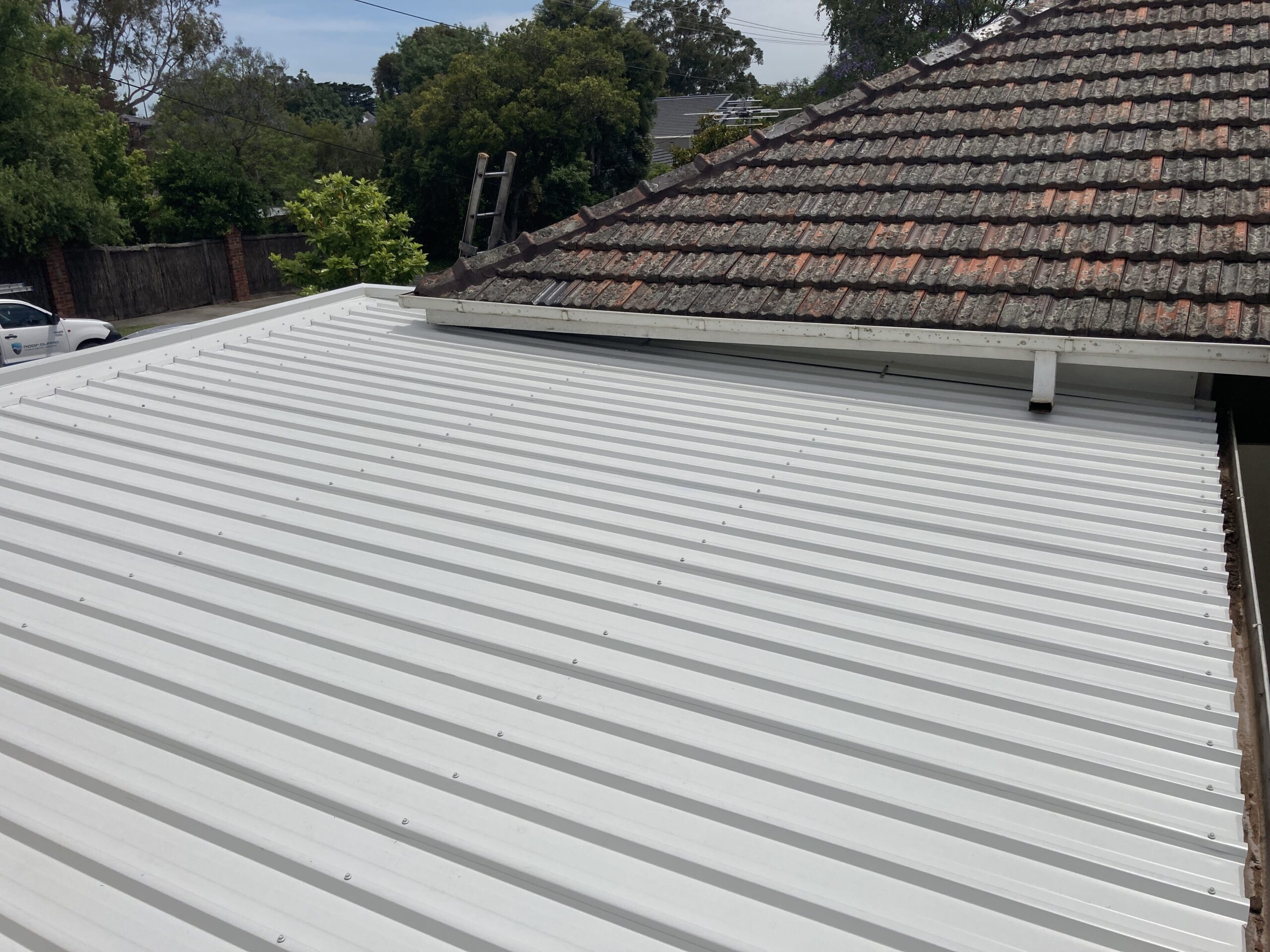 Advantages Disadvantages for a Colorbond Roof article image